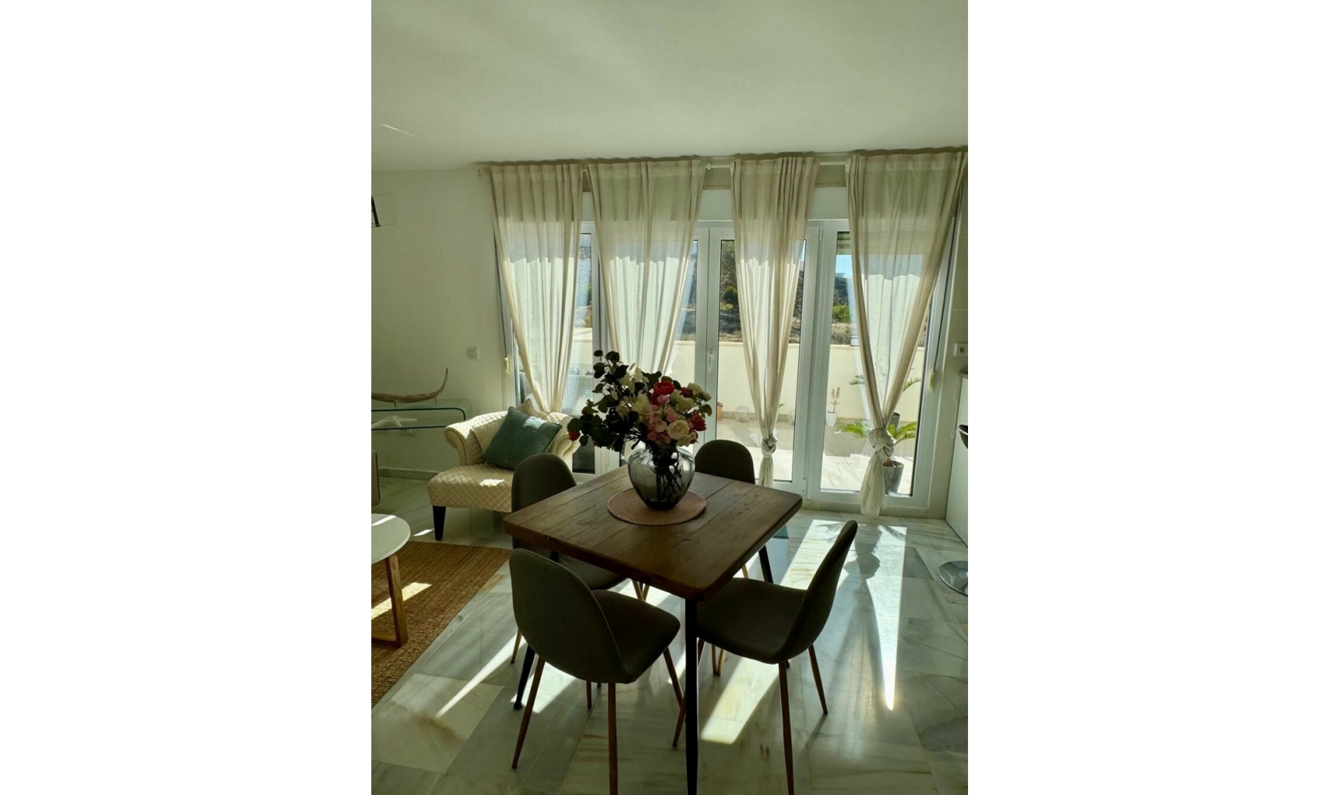 Resale - Apartment -
Villajoyosa