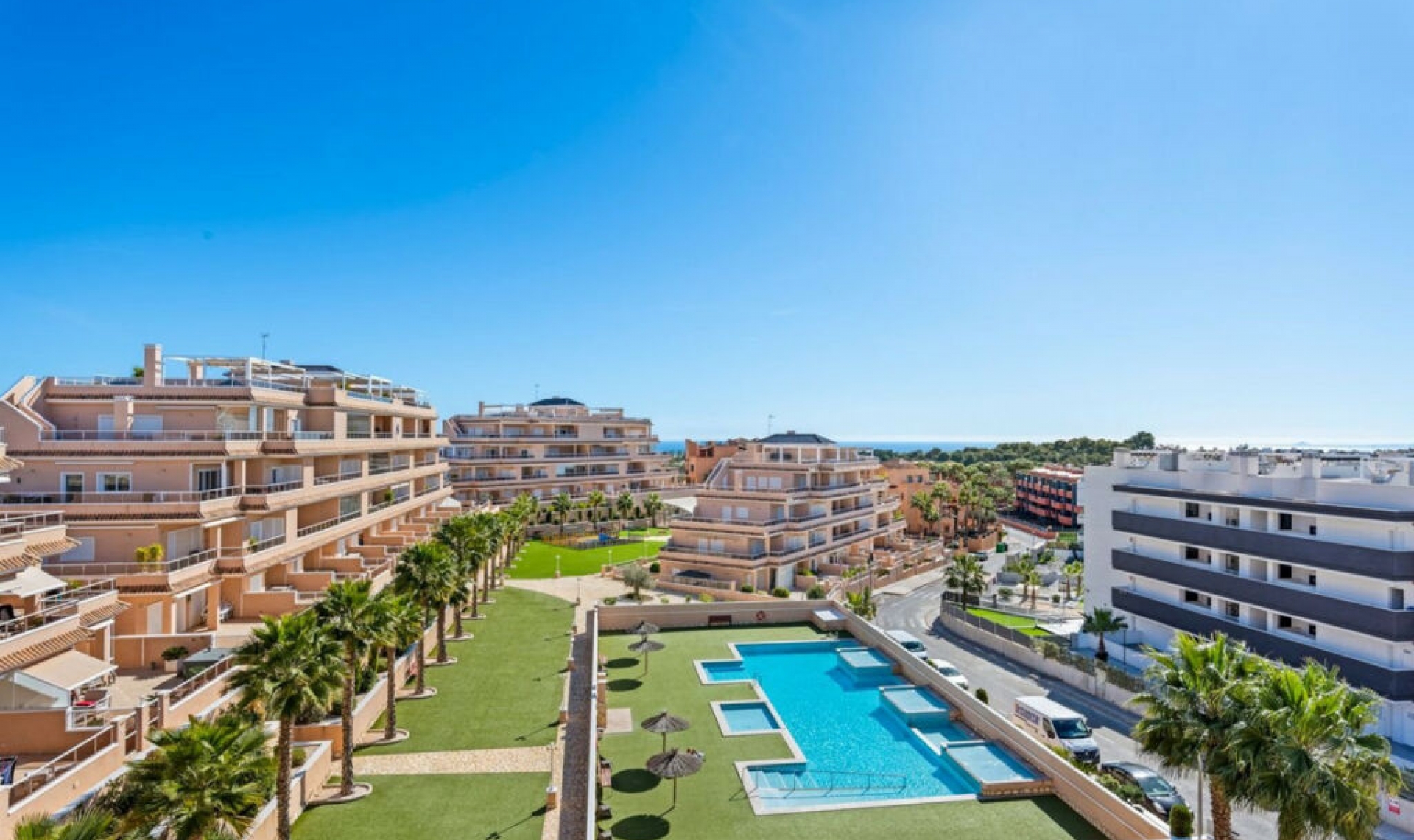 Resale - Apartment -
Villamartín