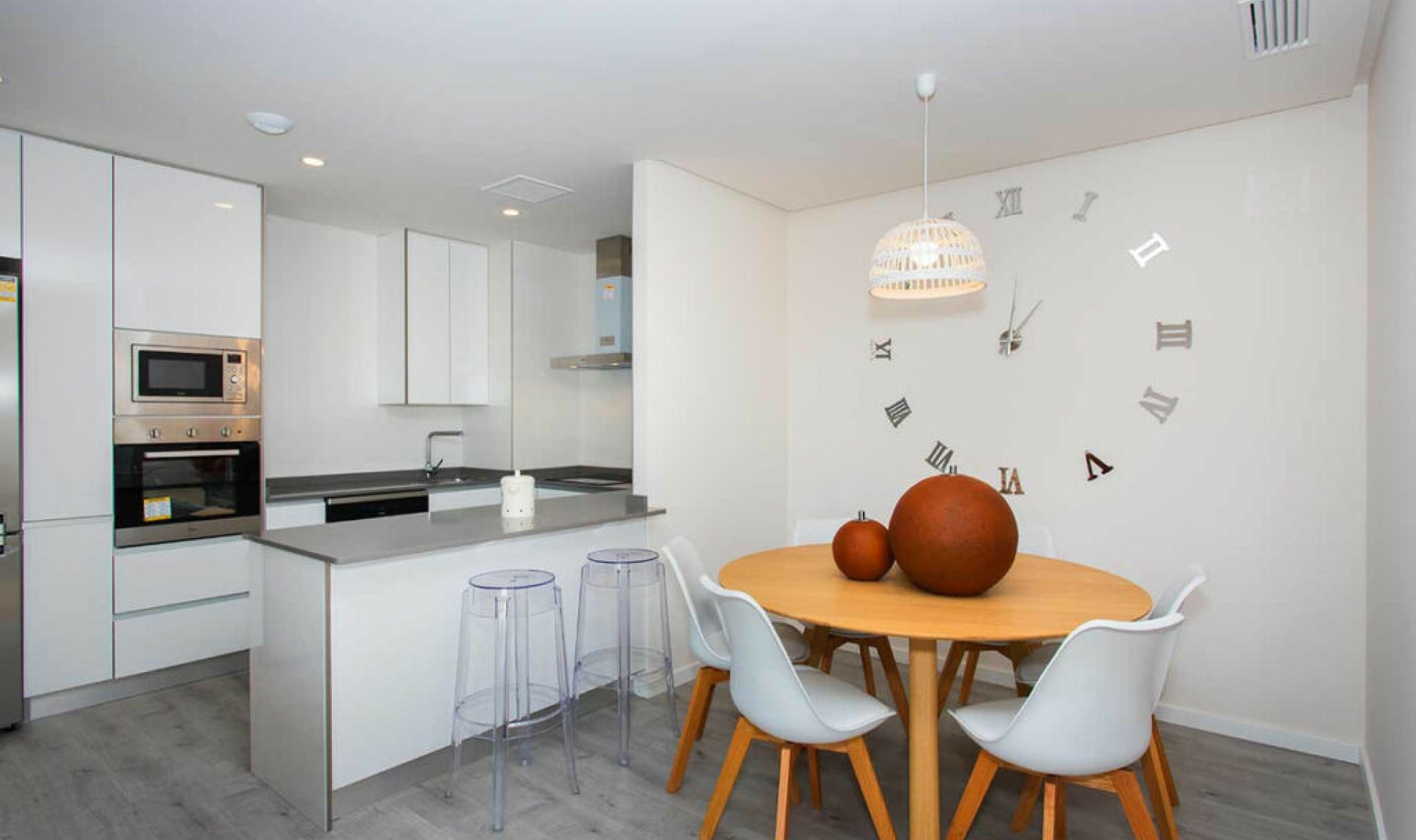 Resale - Apartment -
Villamartín