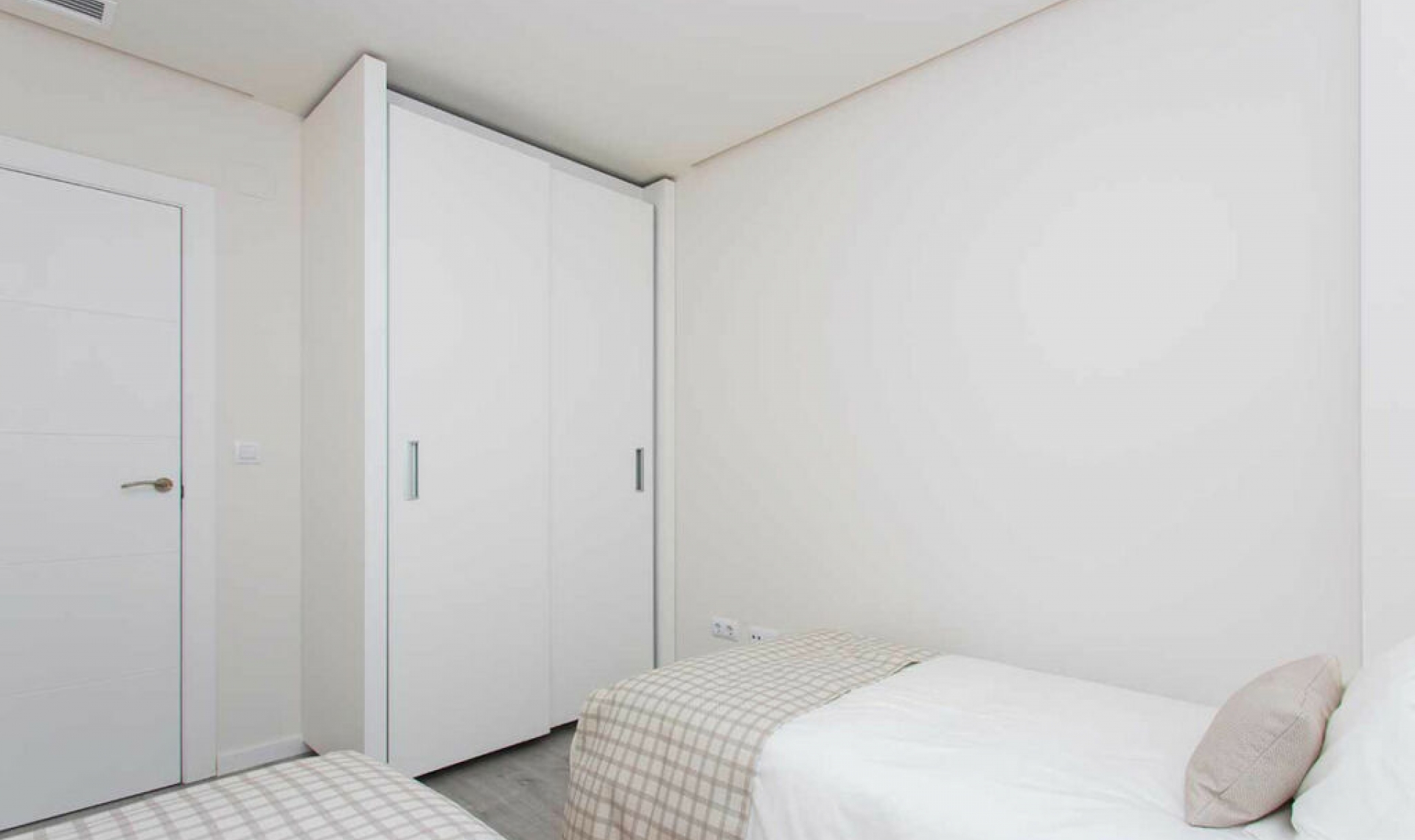 Resale - Apartment -
Villamartín