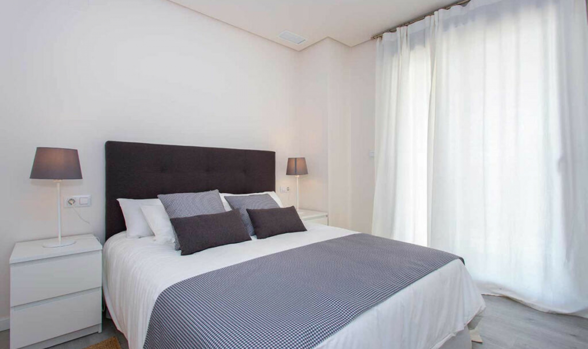 Resale - Apartment -
Villamartín