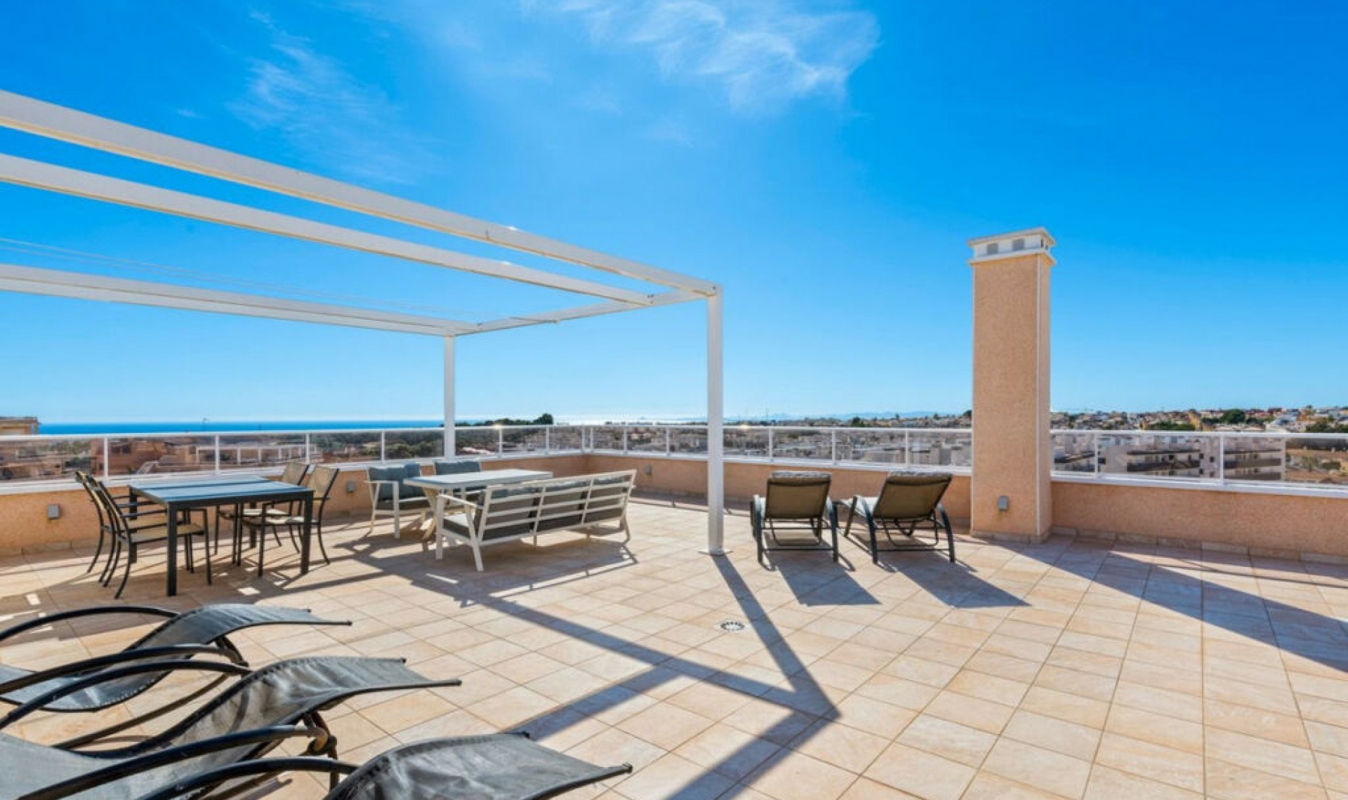 Resale - Apartment -
Villamartín