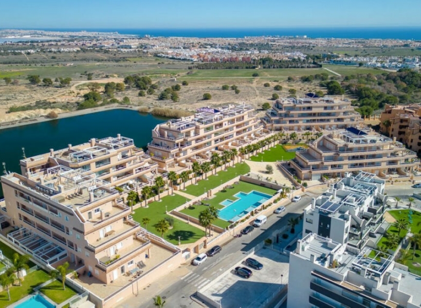 Resale - Apartment -
Villamartín