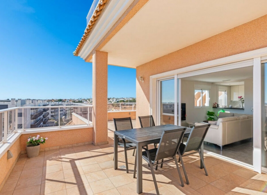 Resale - Apartment -
Villamartín