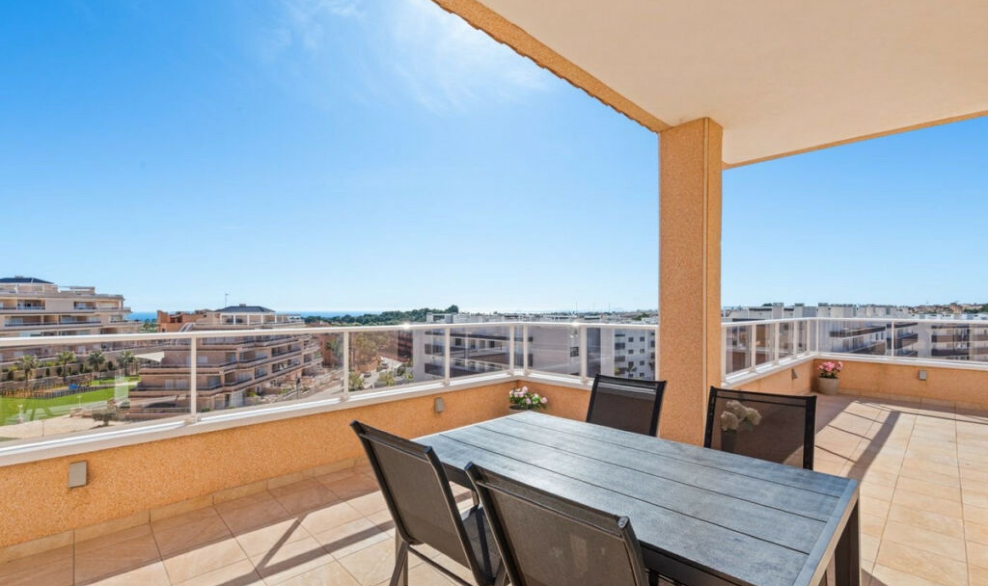 Resale - Apartment -
Villamartín