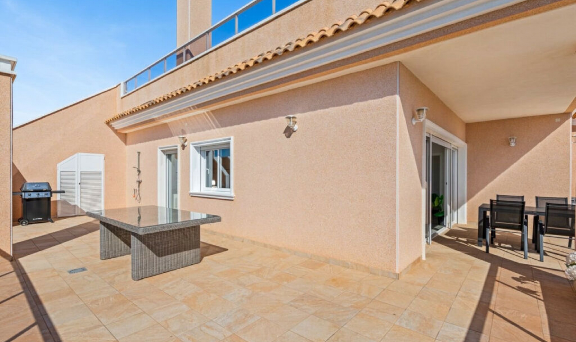 Resale - Apartment -
Villamartín