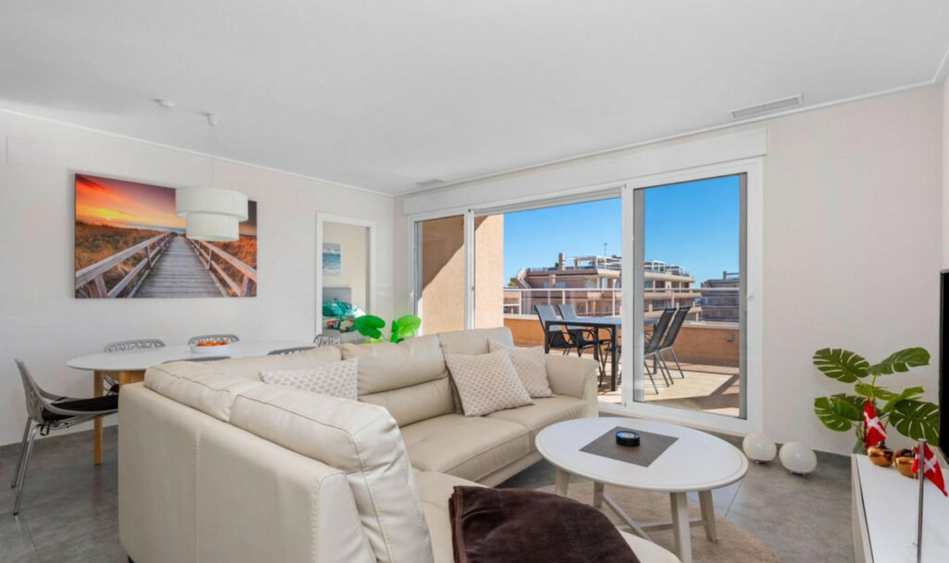 Resale - Apartment -
Villamartín
