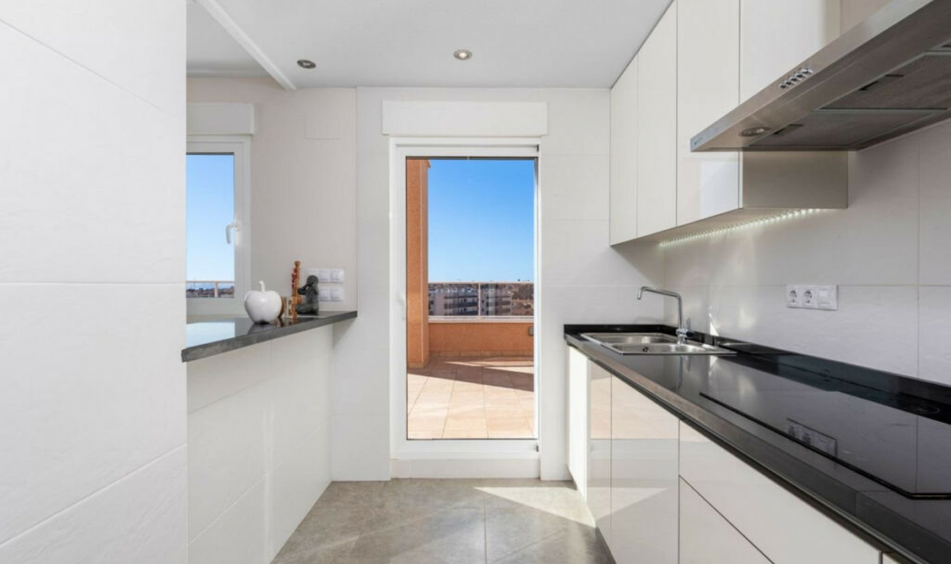 Resale - Apartment -
Villamartín