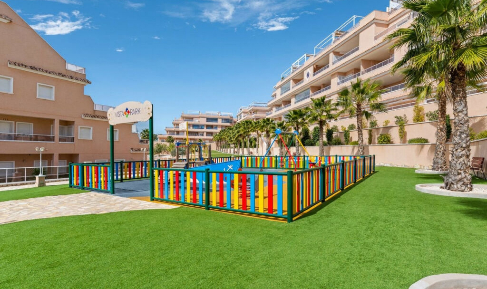 Resale - Apartment -
Villamartín