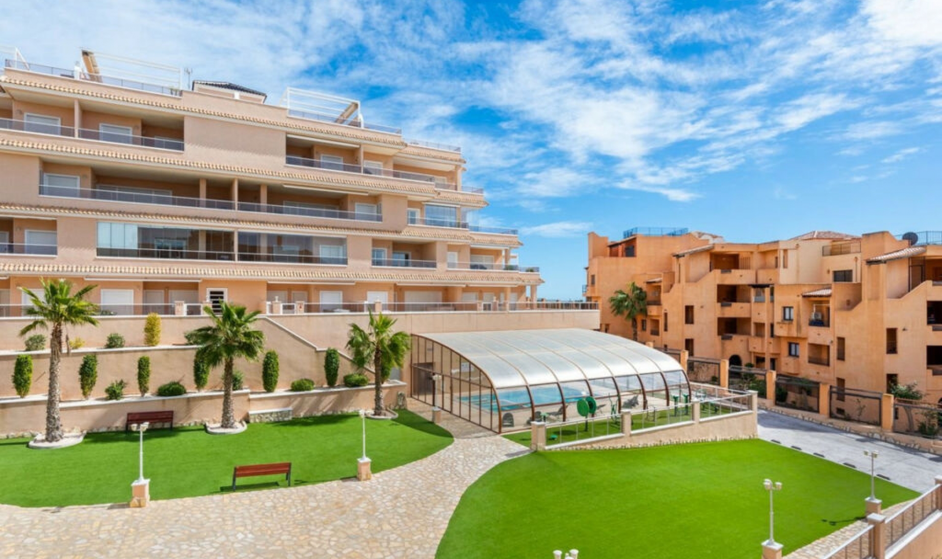 Resale - Apartment -
Villamartín