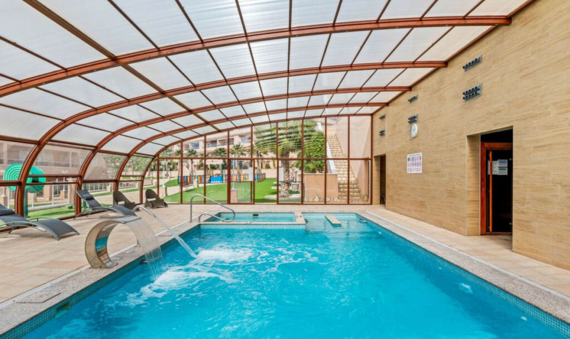 Resale - Apartment -
Villamartín