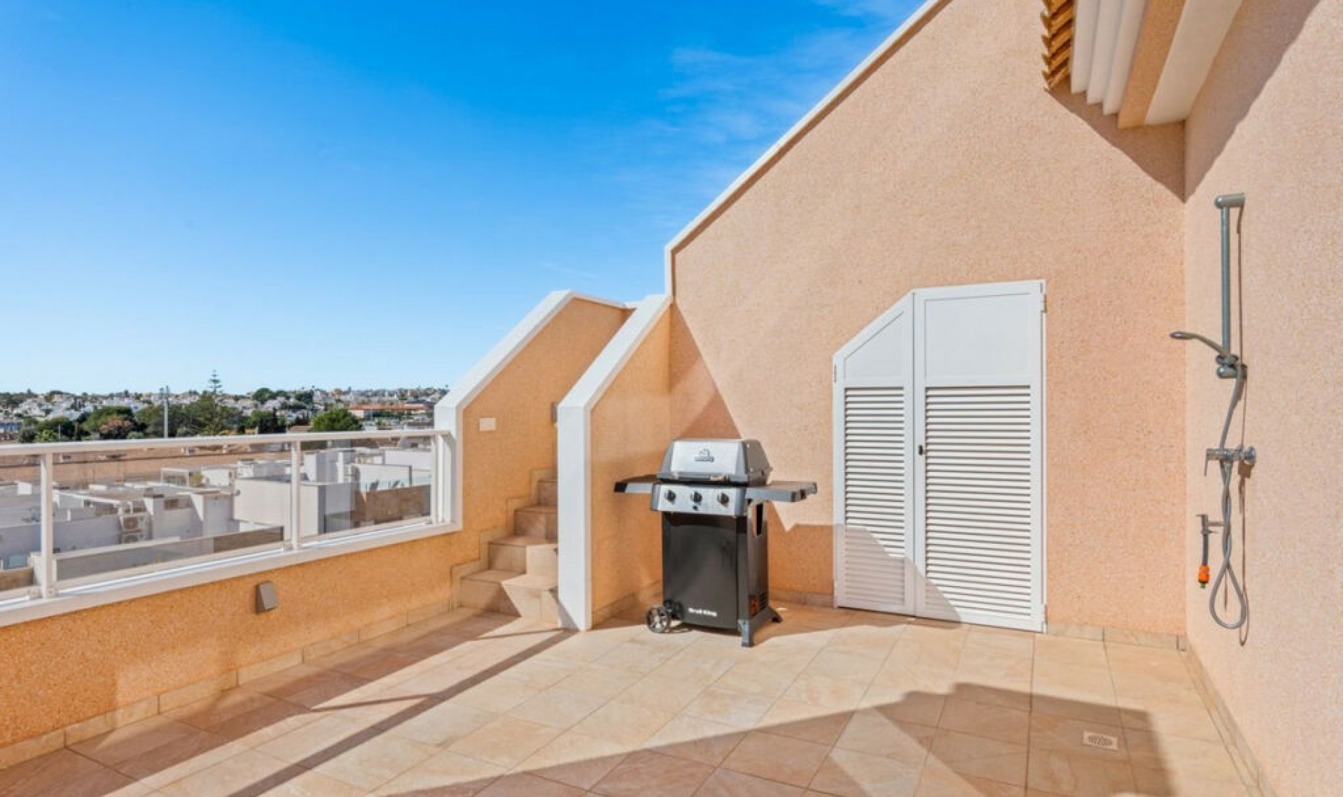 Resale - Apartment -
Villamartín