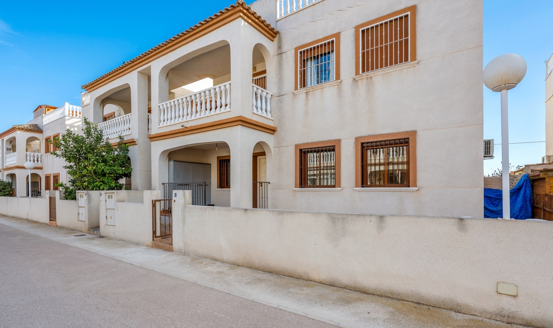 Resale - Bungalow -
Daya Vieja