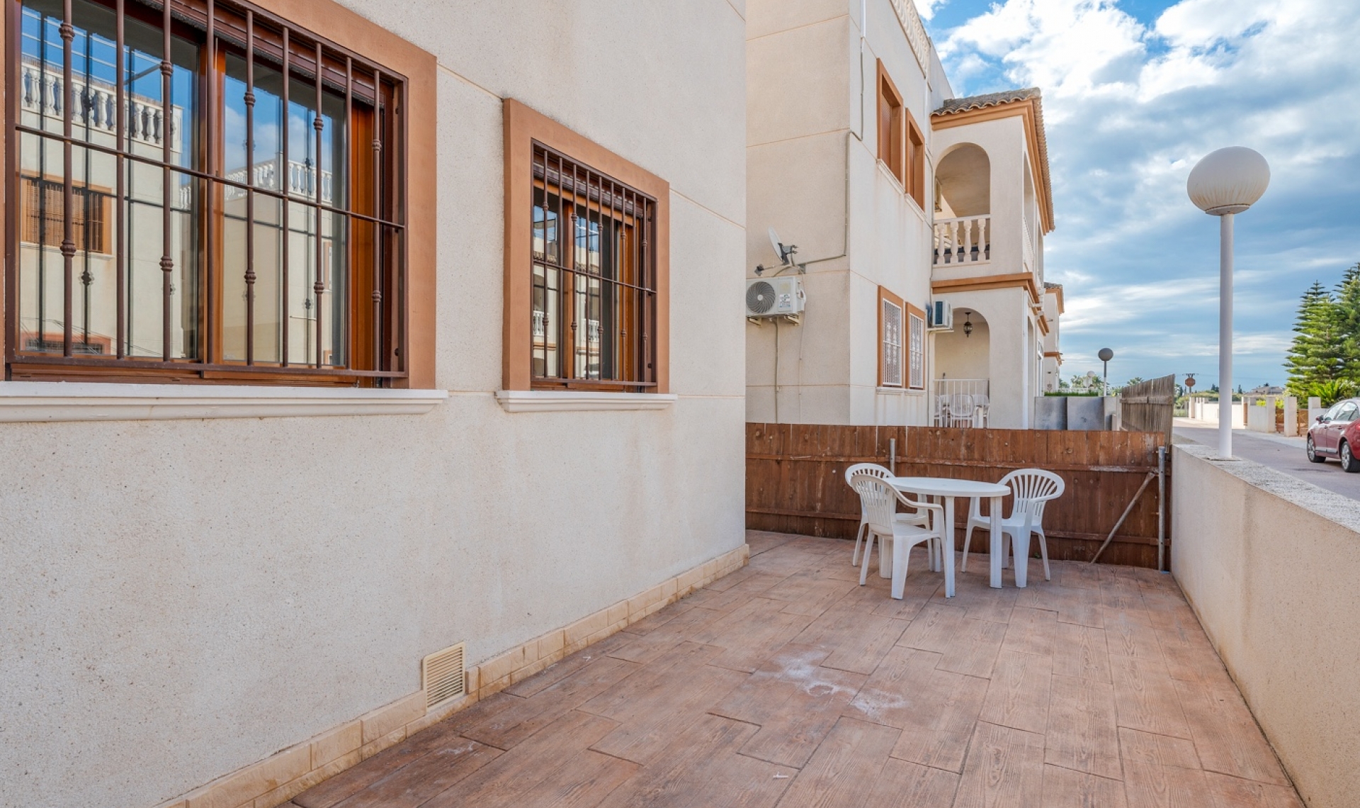 Resale - Bungalow -
Daya Vieja