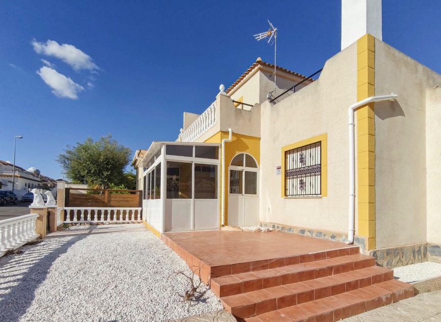 Resale - Bungalow -
Orihuela Costa - Los Altos