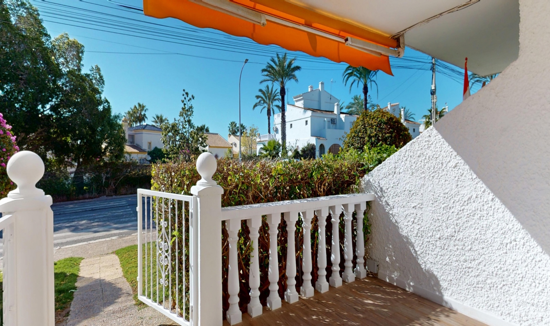 Resale - Bungalow -
Orihuela Costa - Villamartín