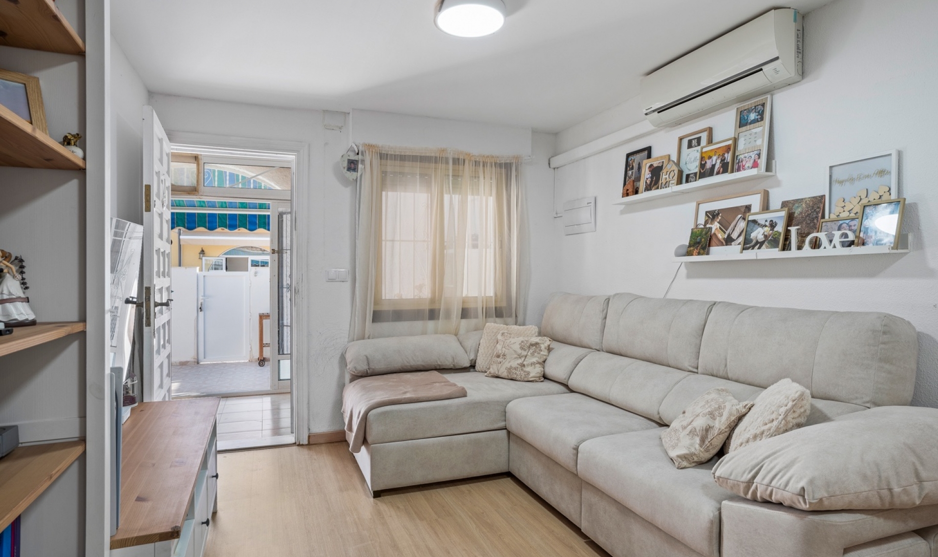 Resale - Bungalow -
Torrevieja - La Siesta