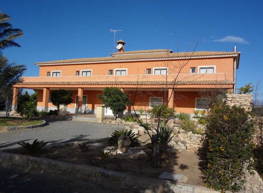 Resale - Country estate -
El Altet