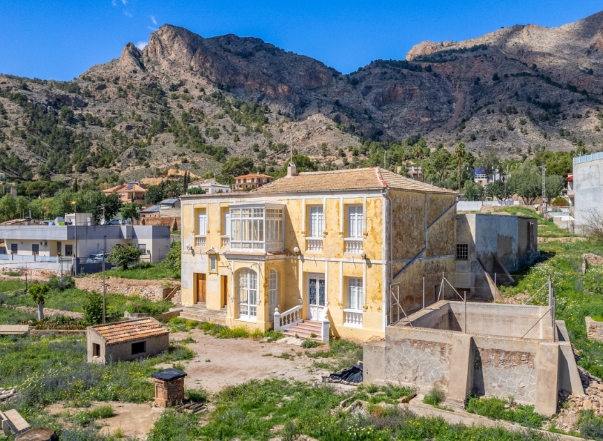 Resale - Country estate -
Orihuela