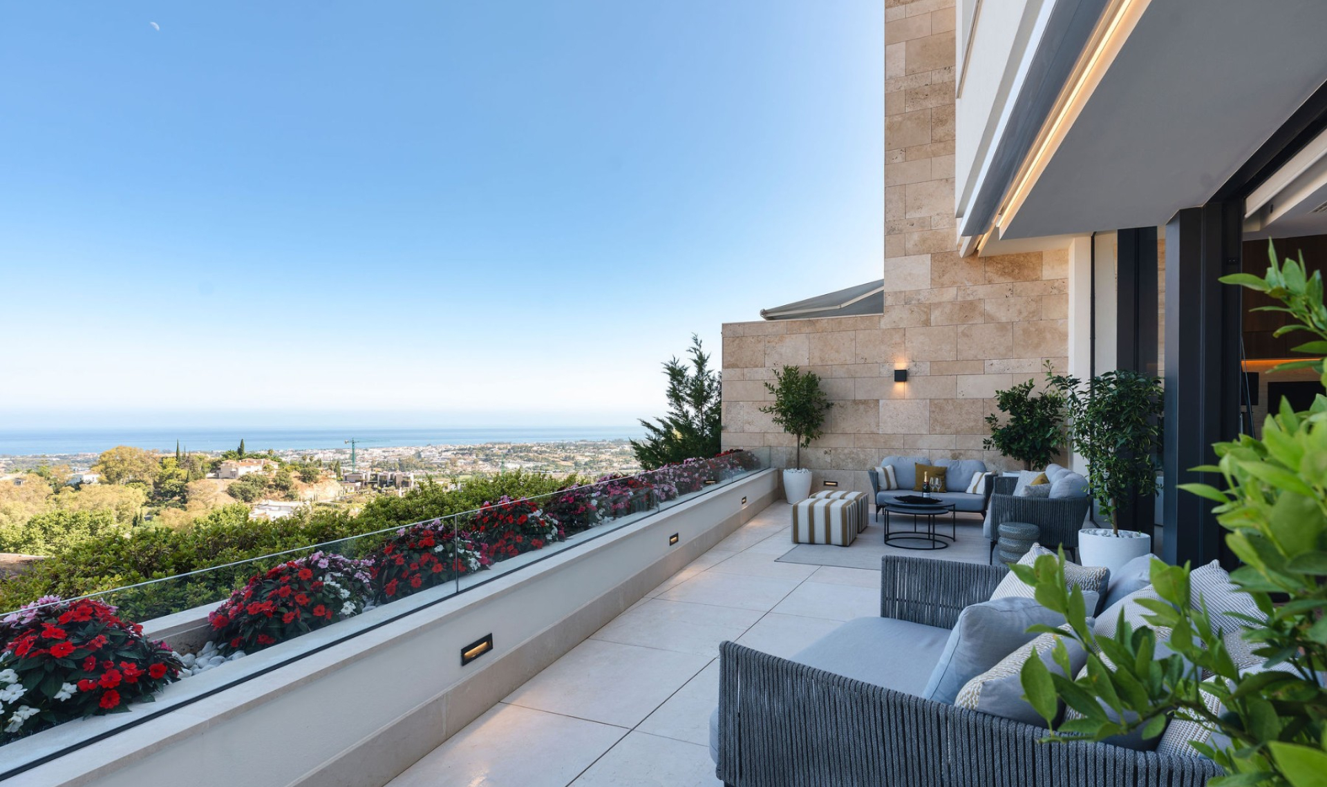 Resale - Duplex -
La Quinta