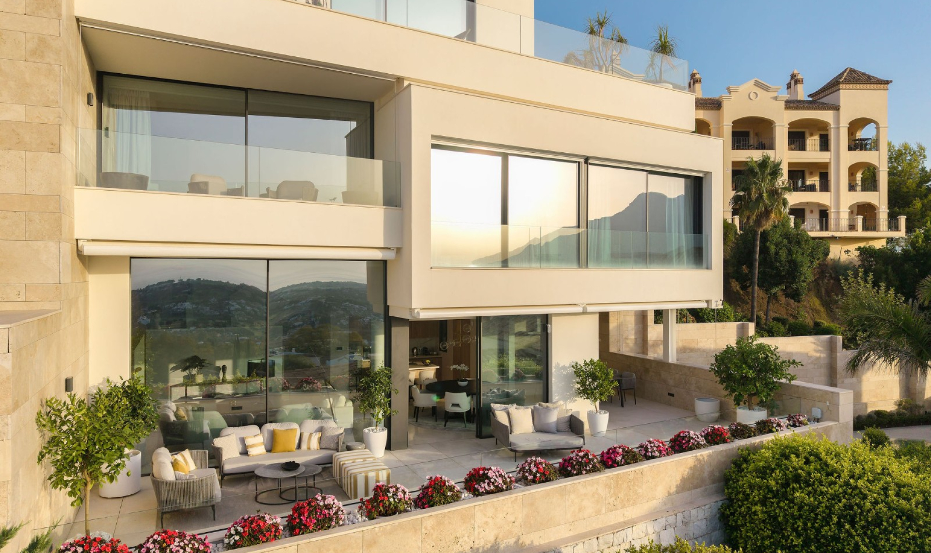 Resale - Duplex -
La Quinta