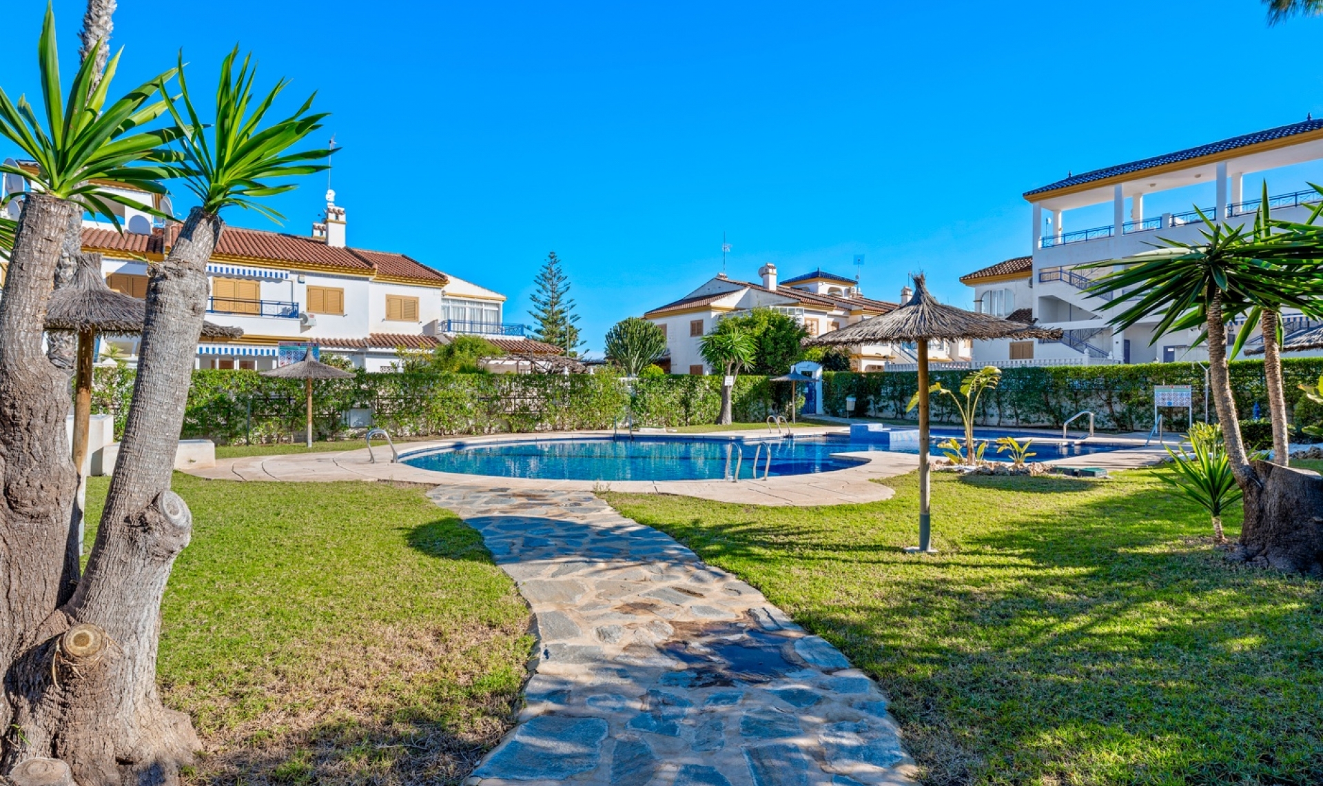 Resale - Ground floor apartment -
Pilar de la Horadada - El Pilar de la Horadada