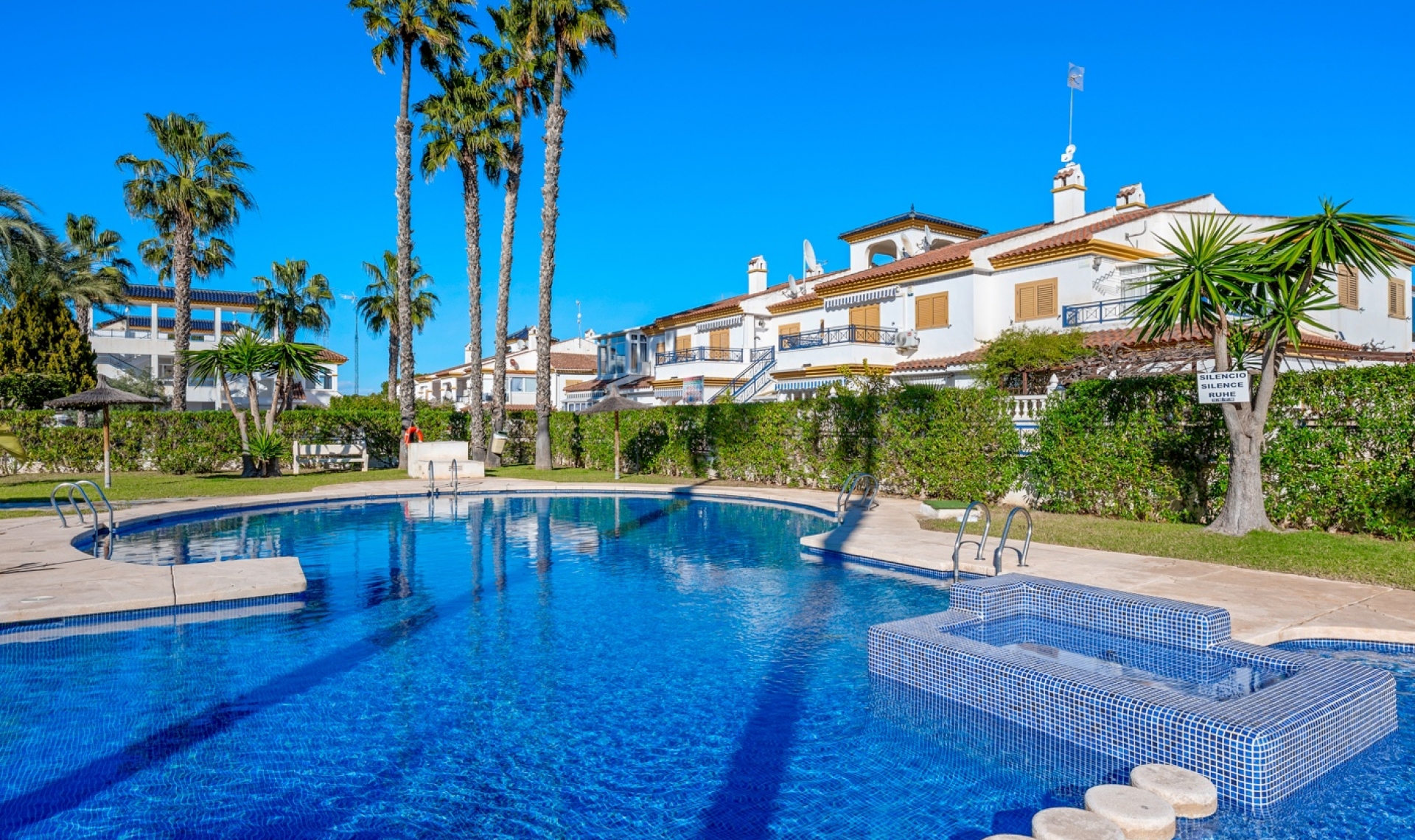 Resale - Ground floor apartment -
Pilar de la Horadada - El Pilar de la Horadada