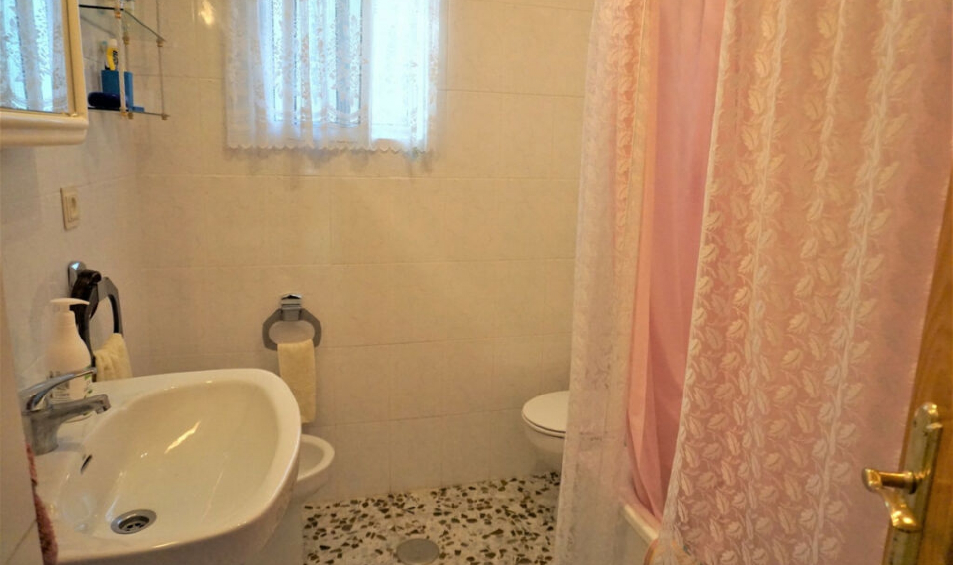 Resale - House -
Alcaucín