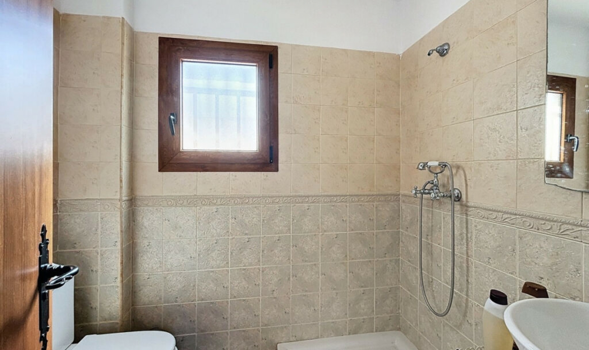 Resale - House -
Alcaucín