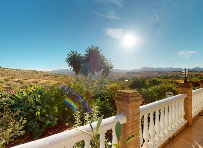 Resale - House -
Alcaucín