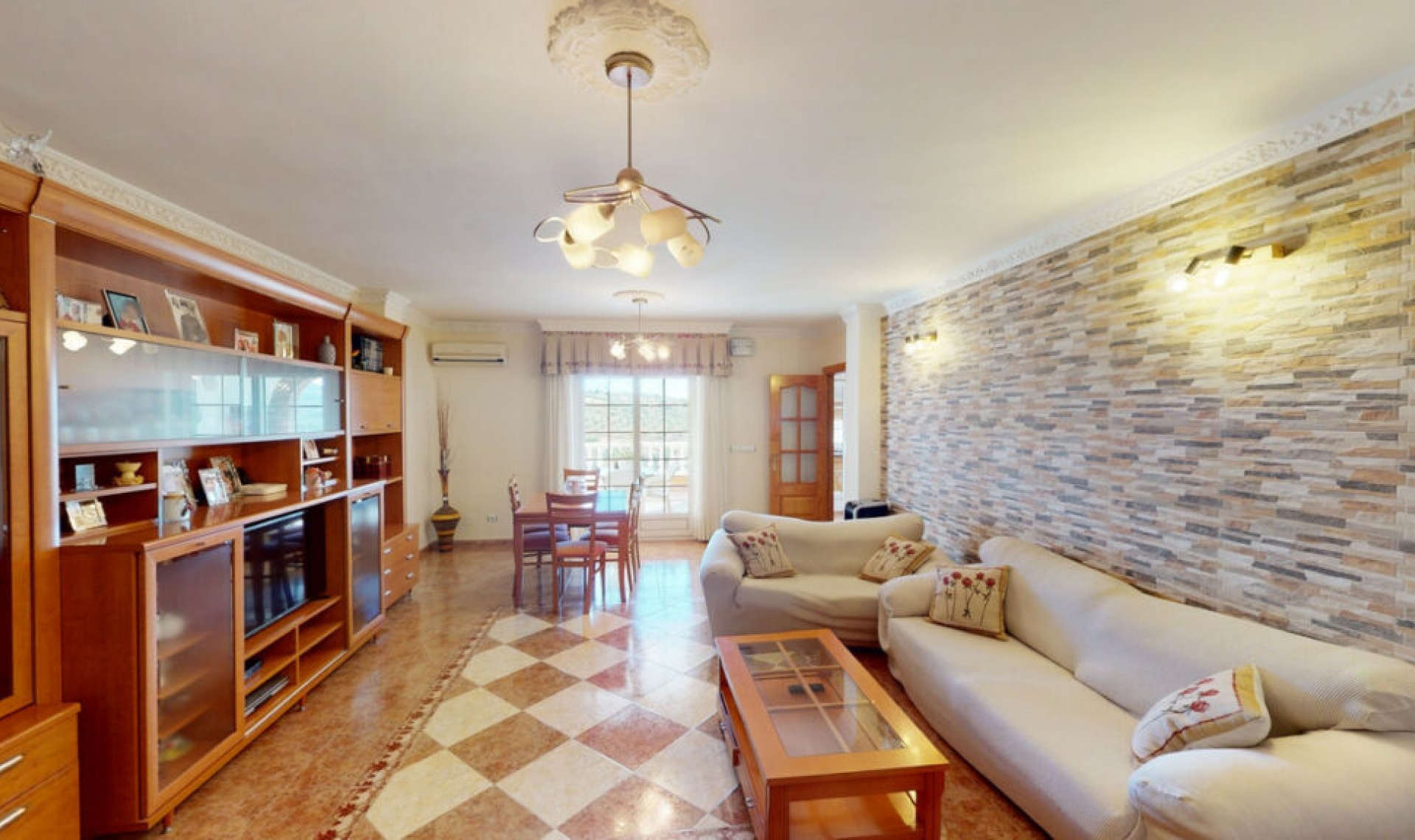 Resale - House -
Alcaucín