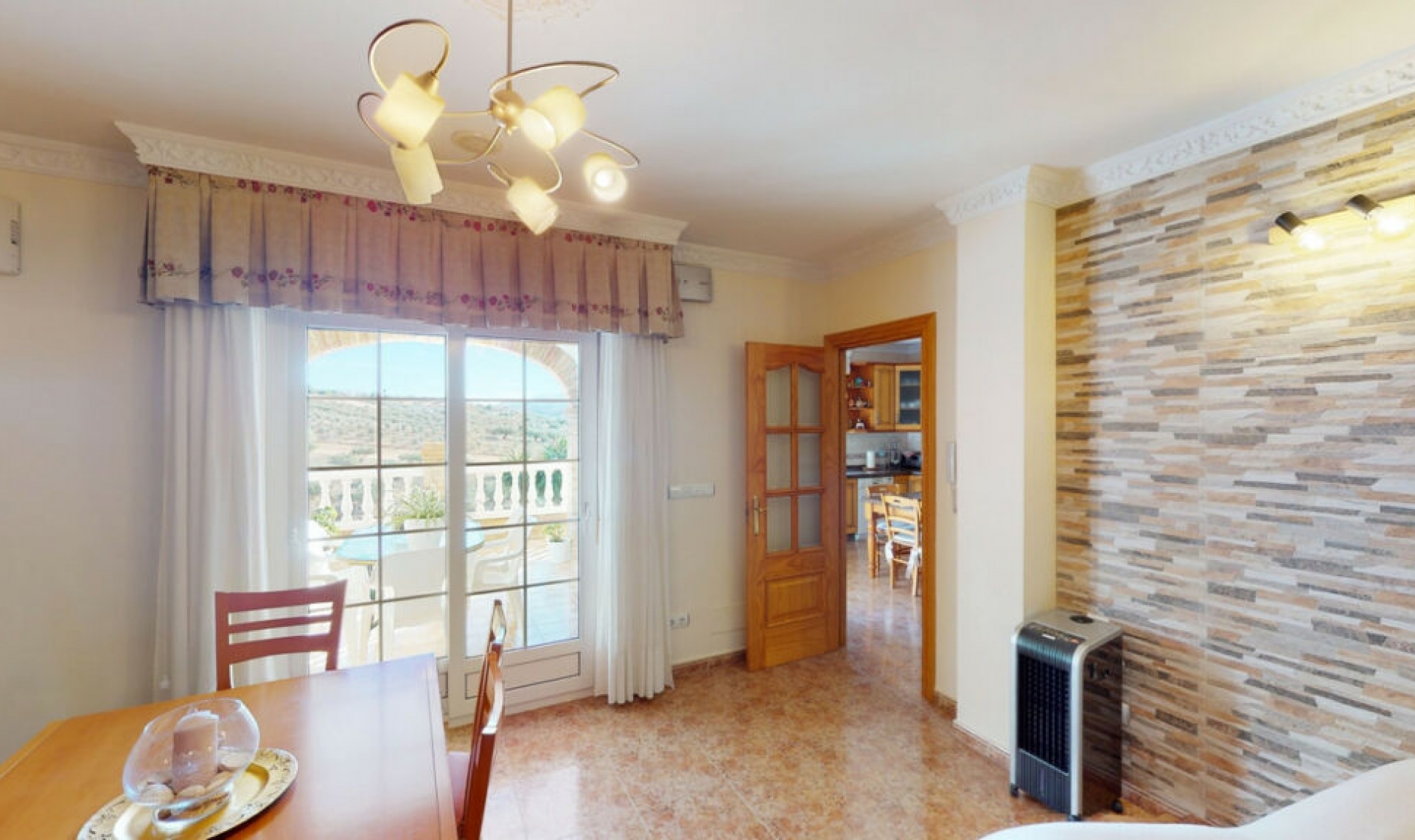 Resale - House -
Alcaucín