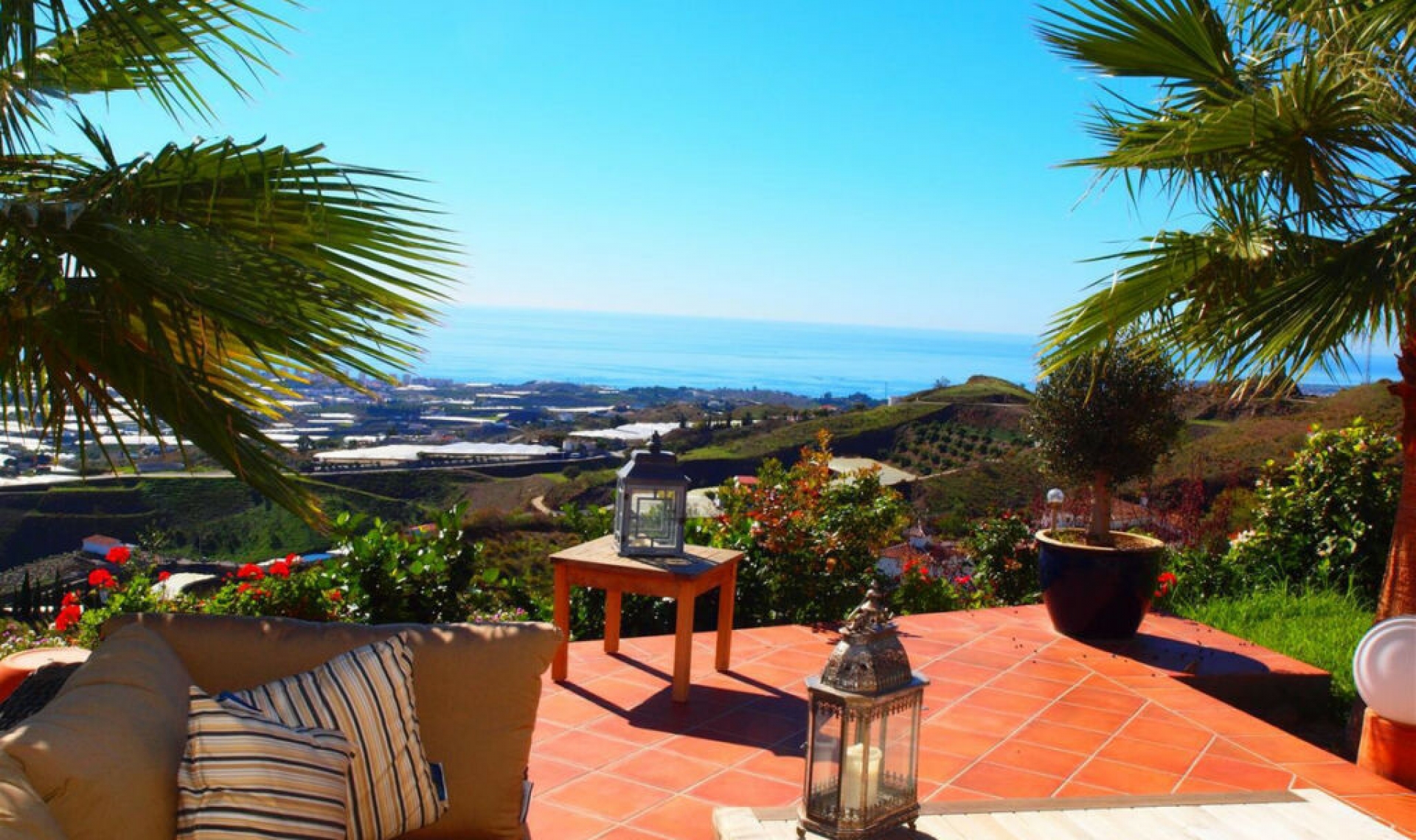 Resale - House -
Algarrobo