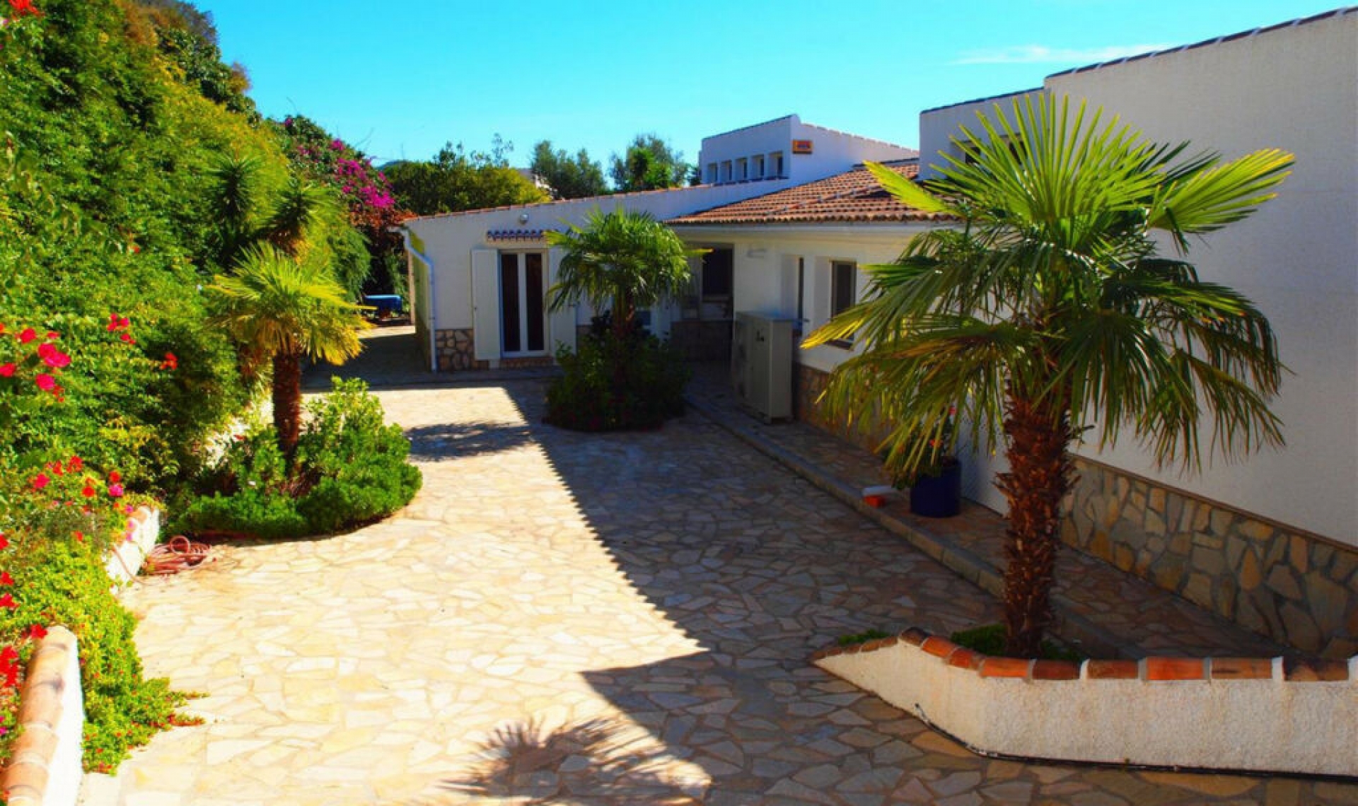 Resale - House -
Algarrobo