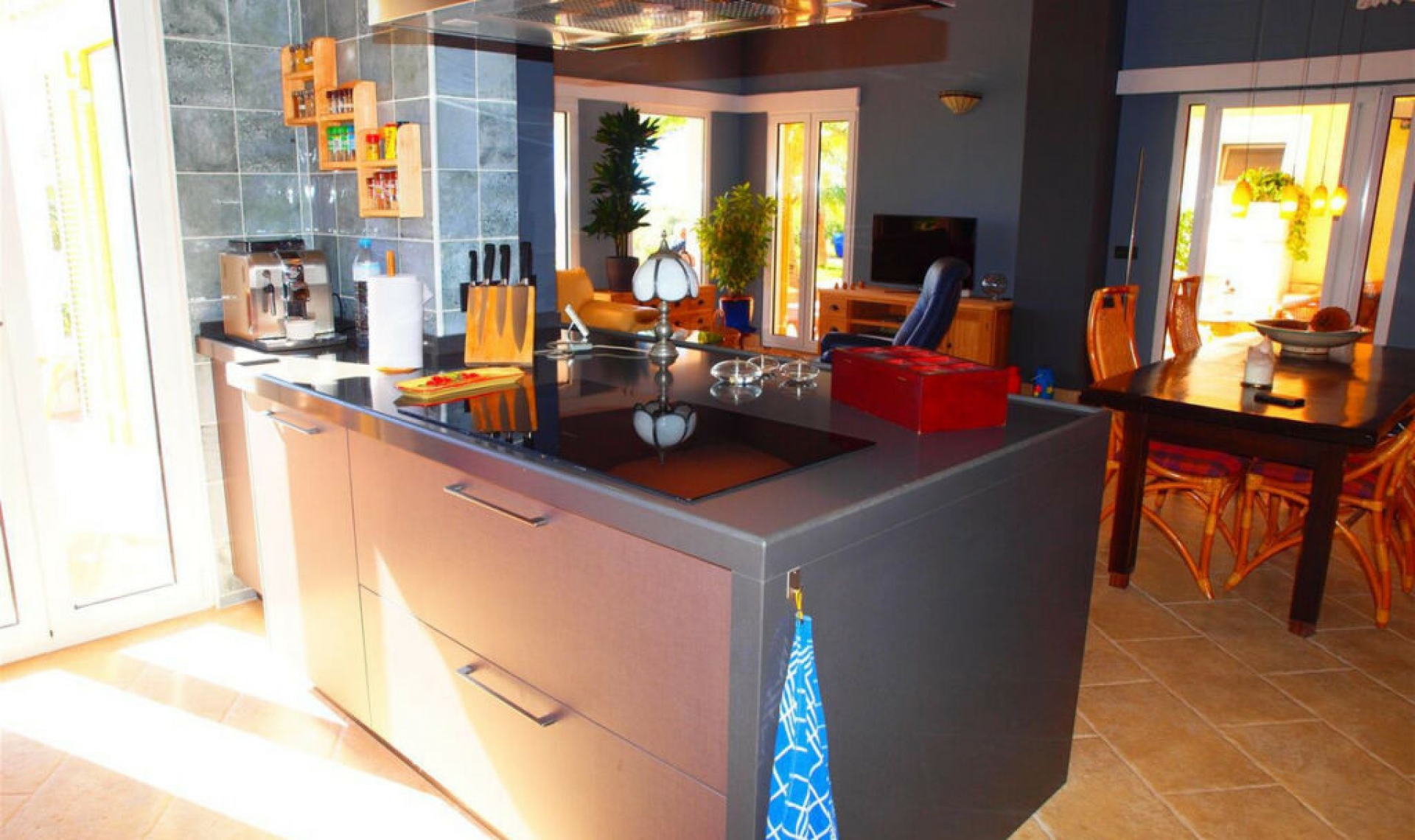 Resale - House -
Algarrobo