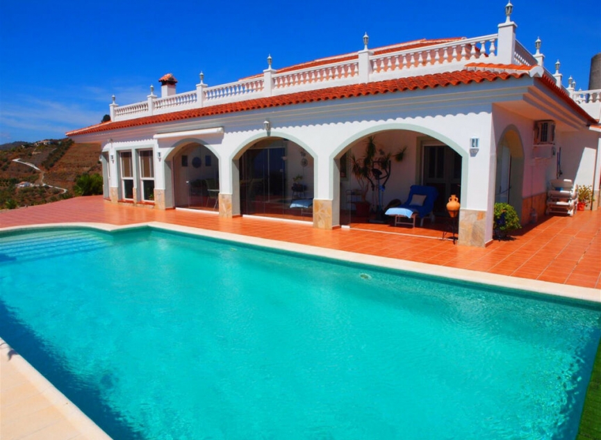 Resale - House -
Algarrobo