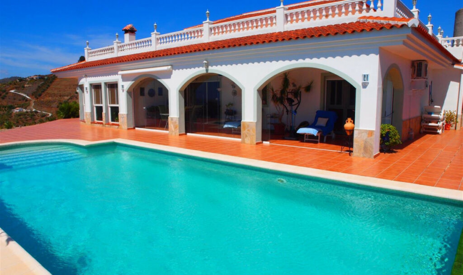 Resale - House -
Algarrobo