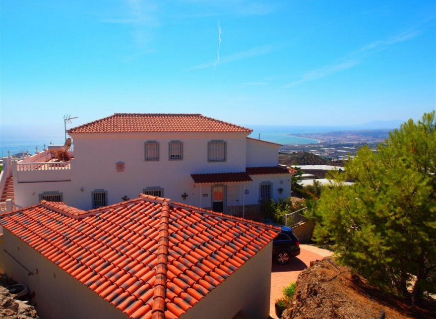 Resale - House -
Algarrobo