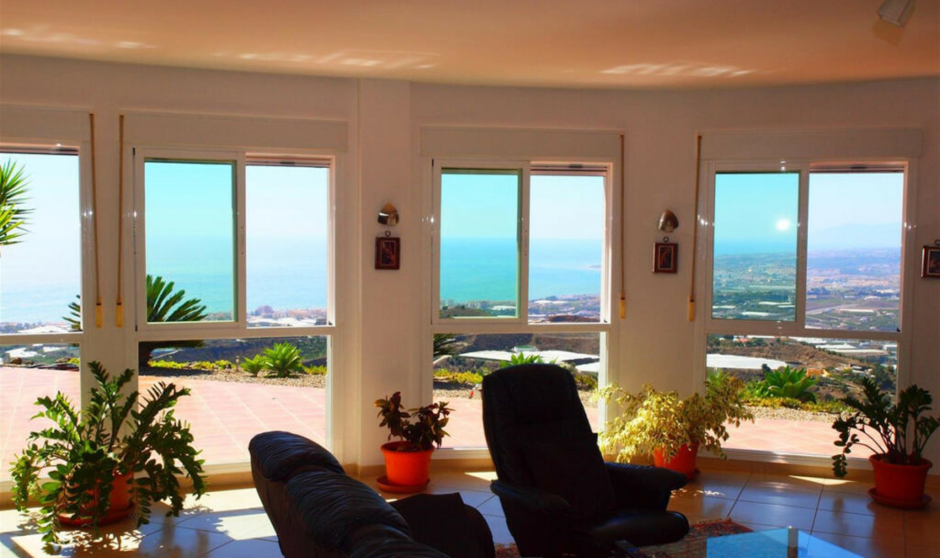 Resale - House -
Algarrobo