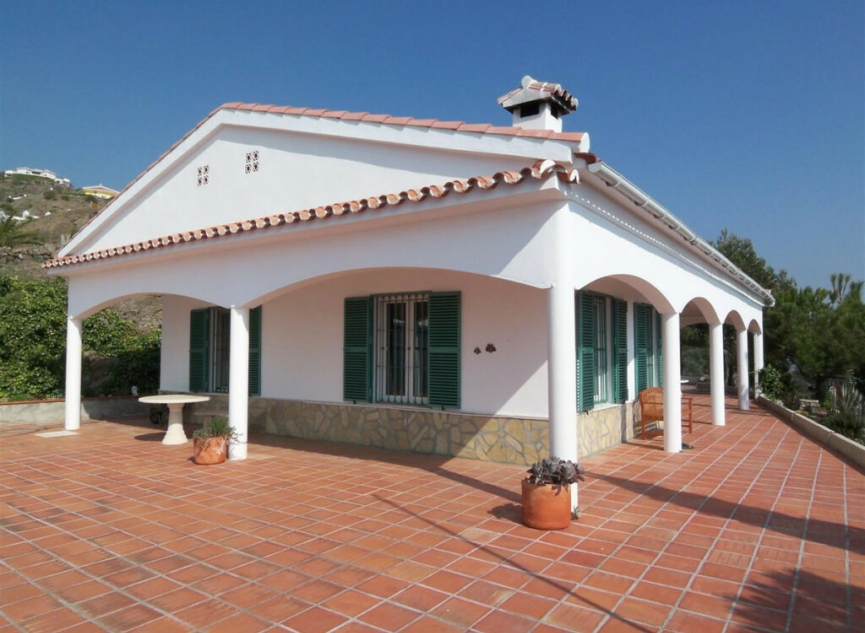 Resale - House -
Algarrobo