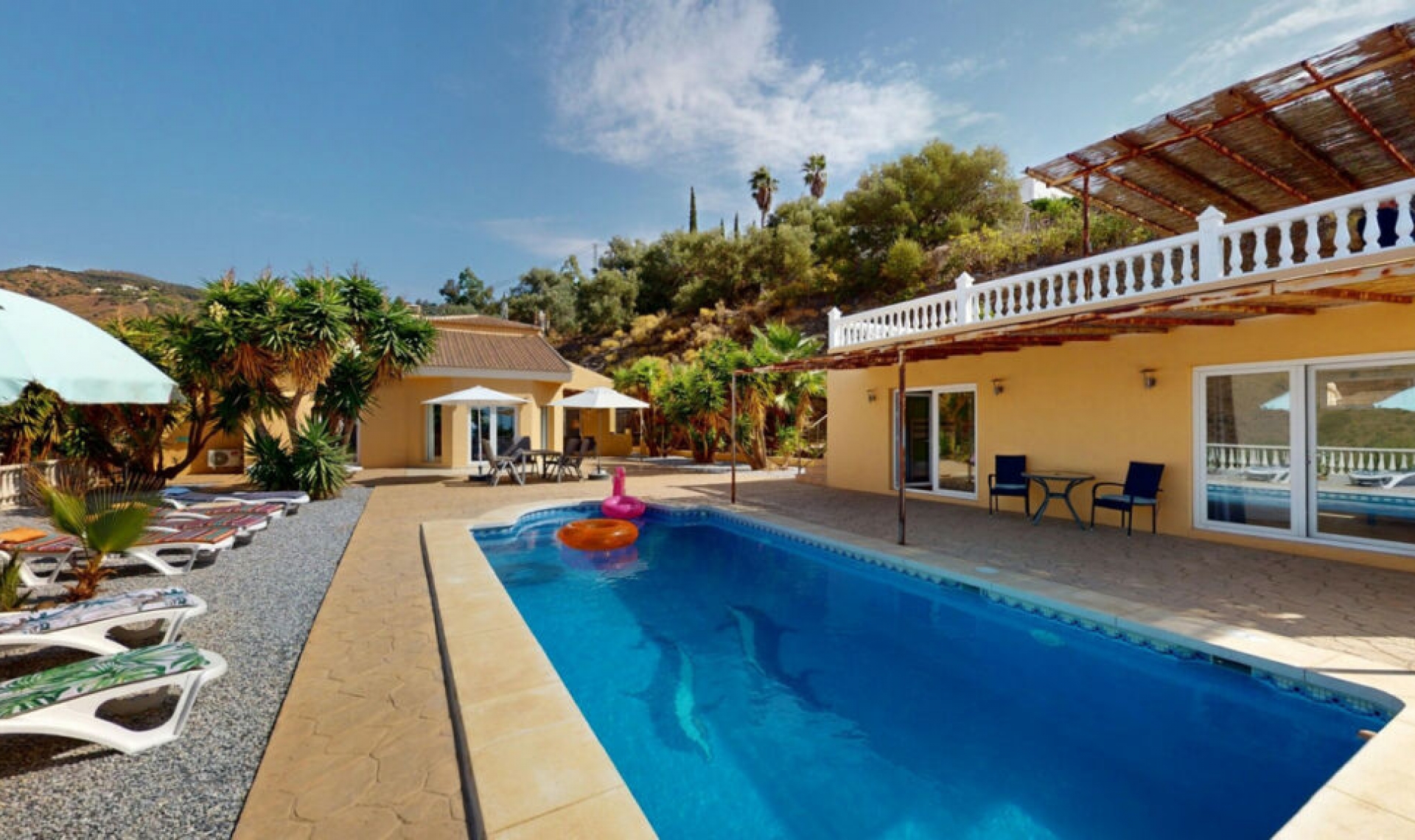 Resale - House -
Algarrobo