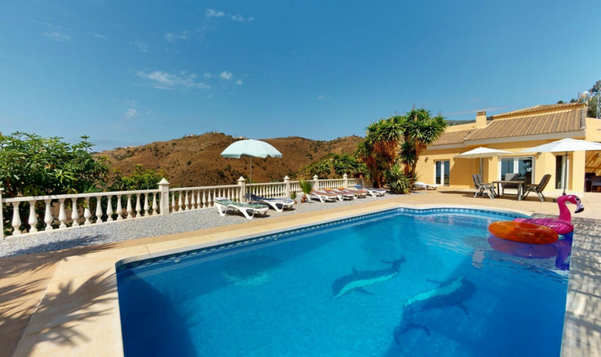 Resale - House -
Algarrobo