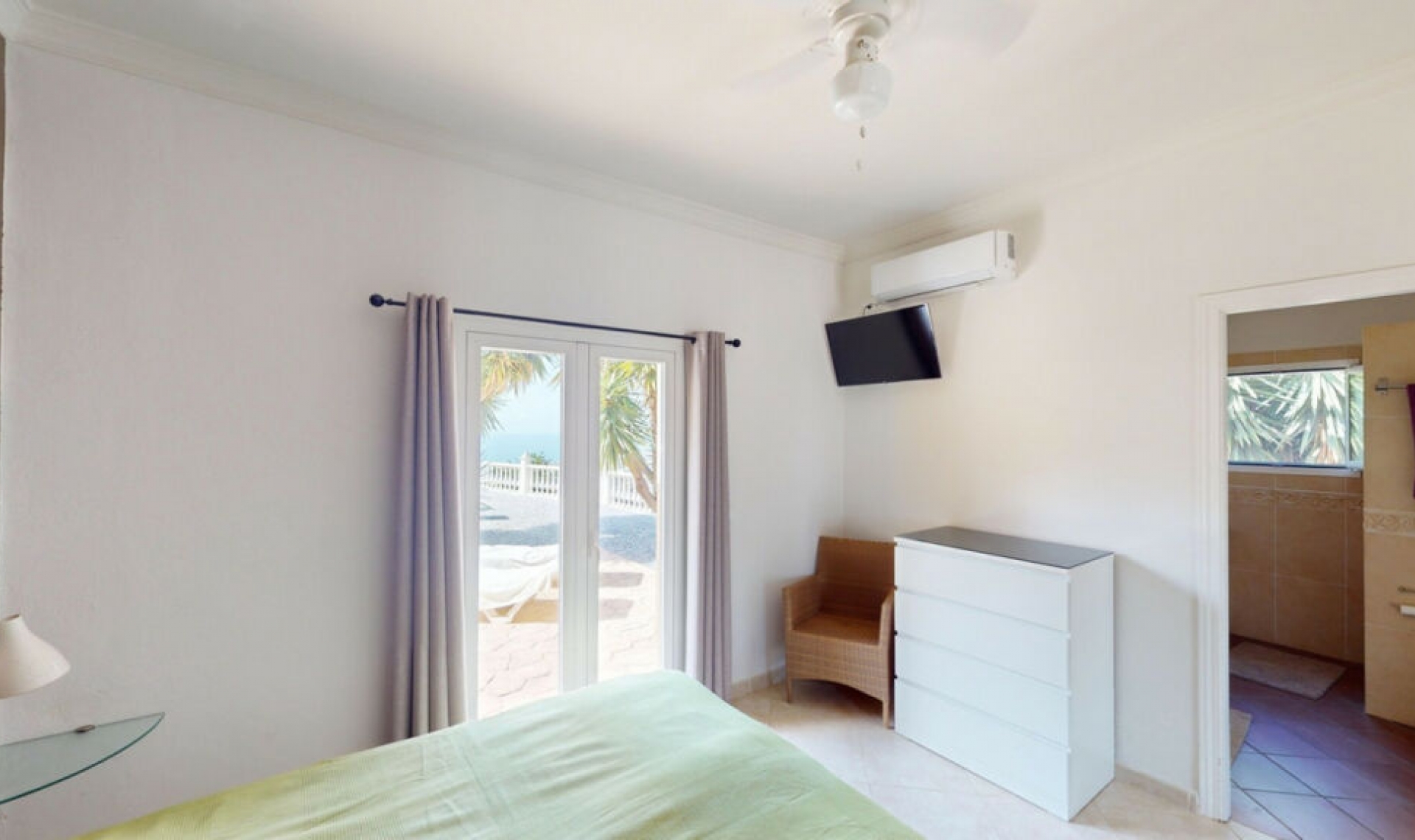 Resale - House -
Algarrobo
