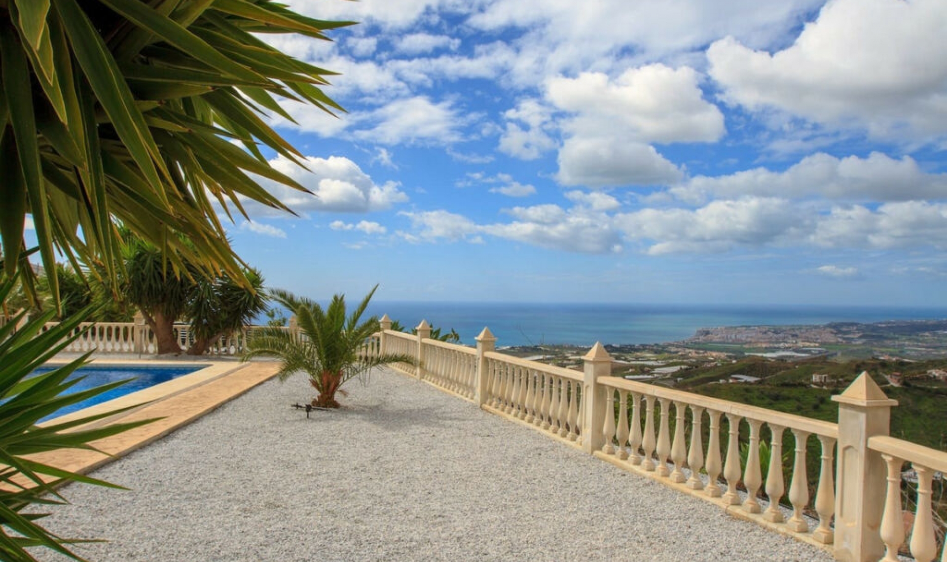 Resale - House -
Algarrobo