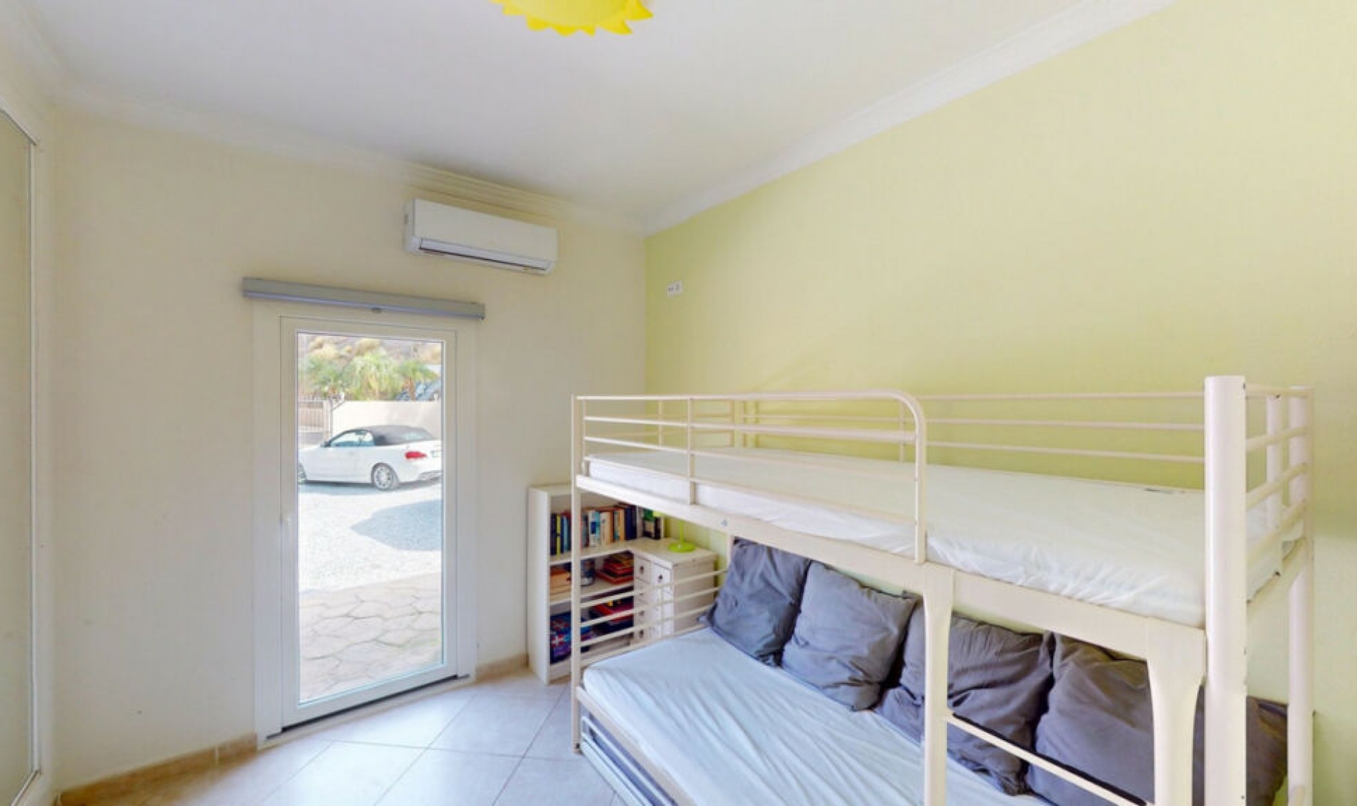 Resale - House -
Algarrobo