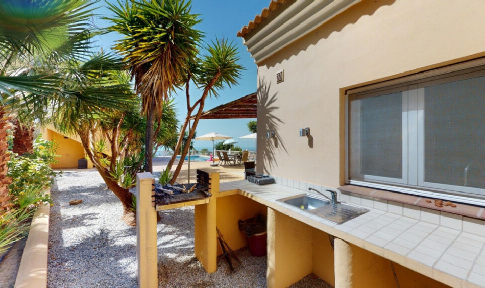 Resale - House -
Algarrobo