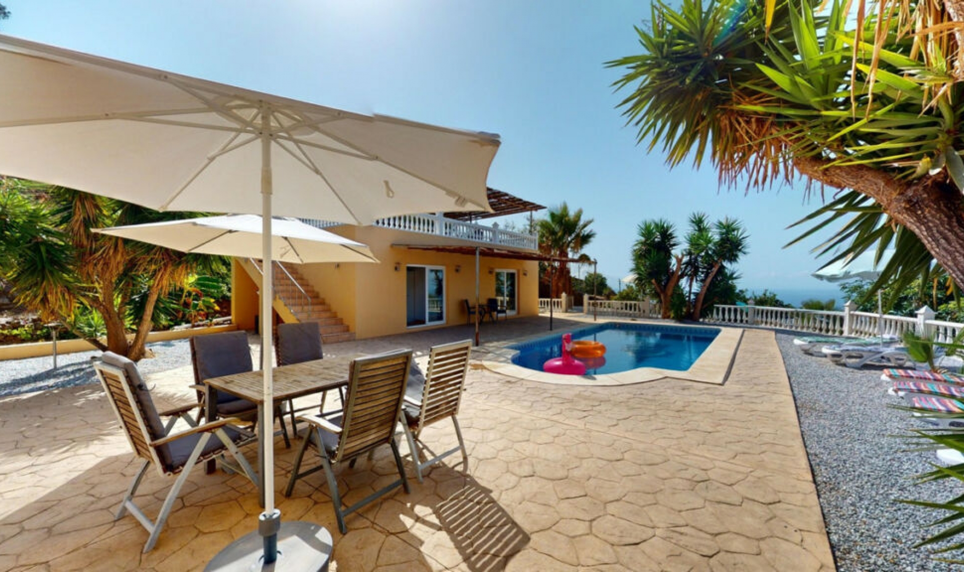 Resale - House -
Algarrobo