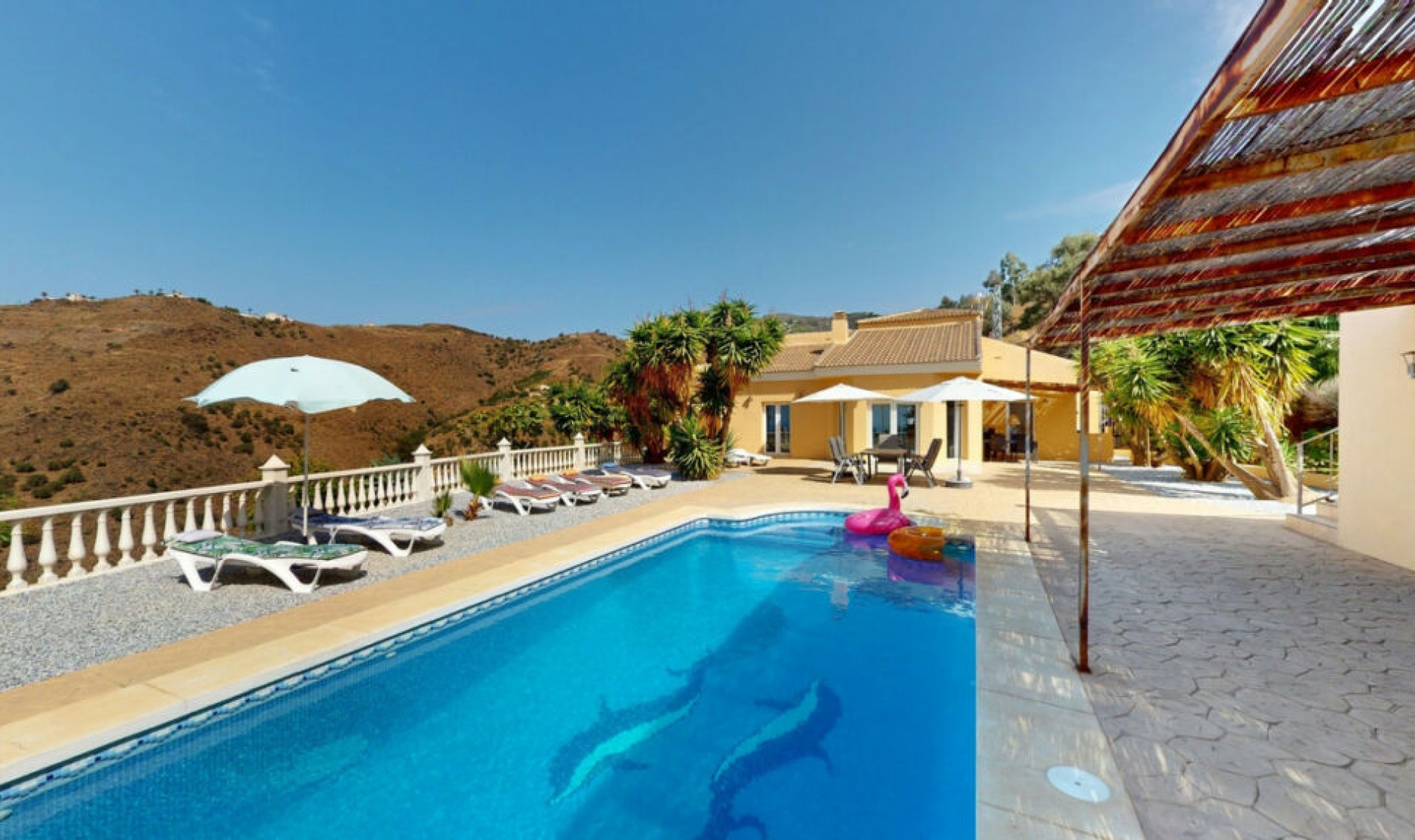 Resale - House -
Algarrobo