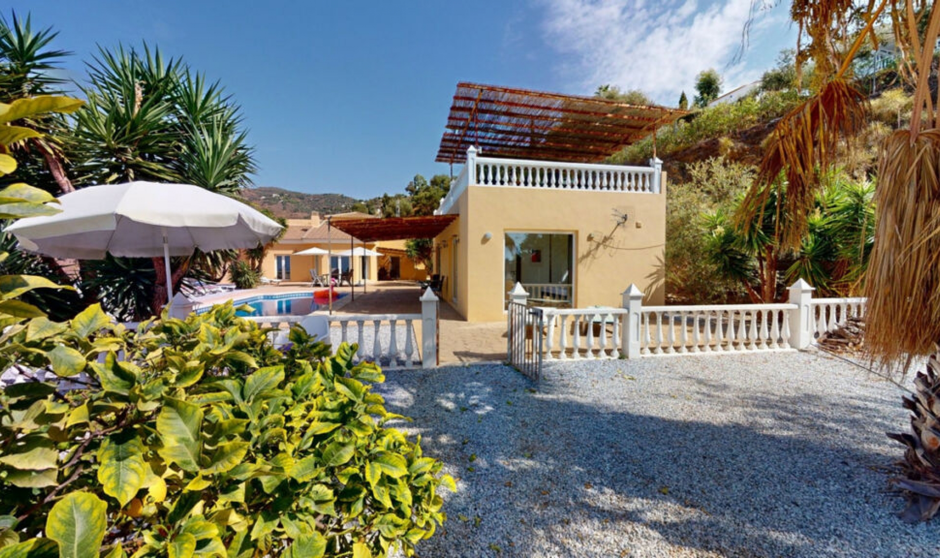 Resale - House -
Algarrobo