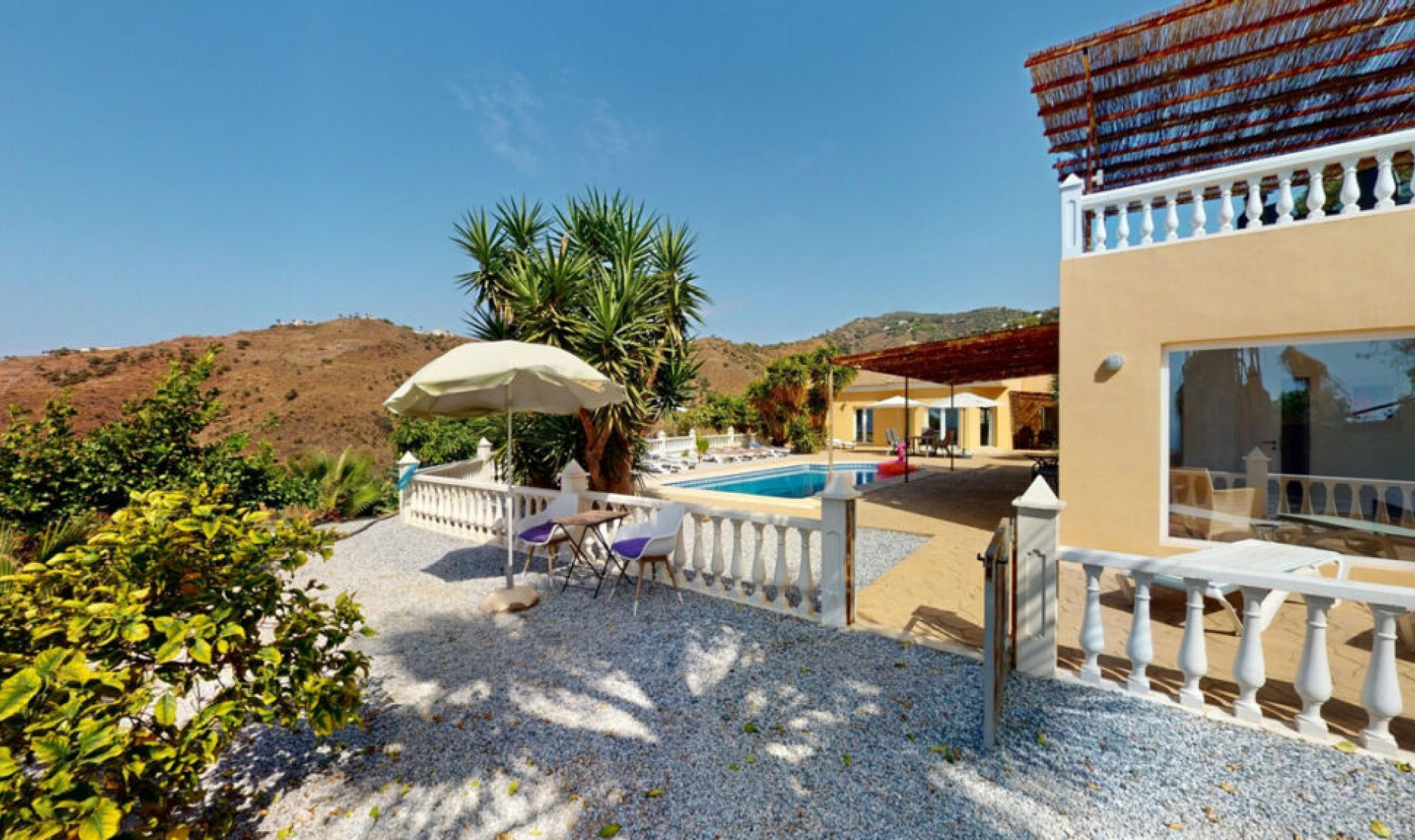 Resale - House -
Algarrobo